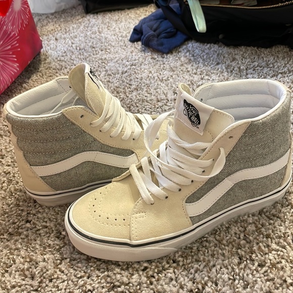 Vans Shoes - Rare high top vans
